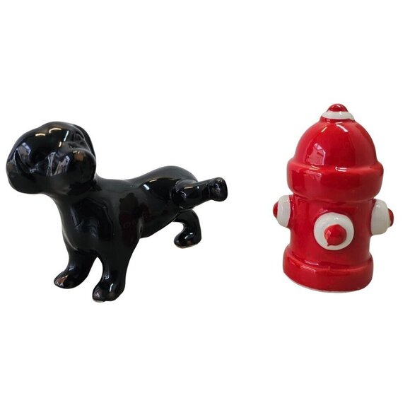 Pier 1 Naughty Dog and Fire Hydrant Salt Pepper Shaker Set Ceramic Red Black VTG - Picture 1 of 6
